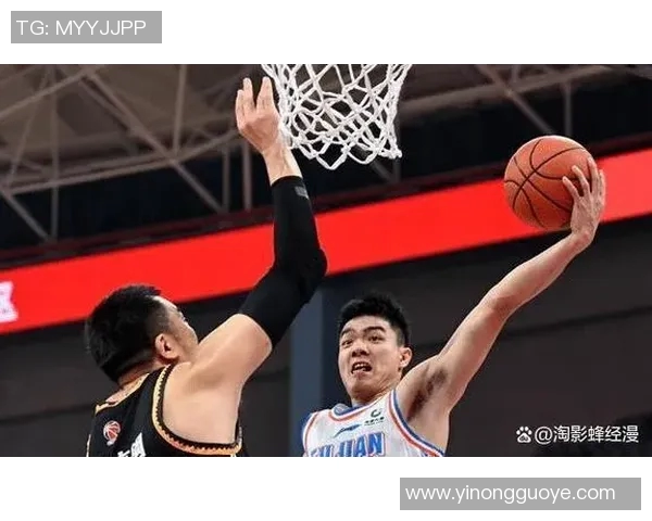 南京篮球队的节奏变革引发热议球迷期待新风格的崛起与发展