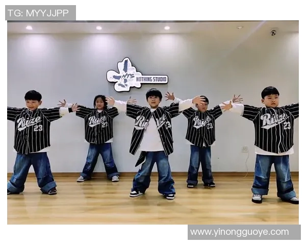 成都街舞队的意识探索与文化传承：聚焦街舞背后的故事与精神